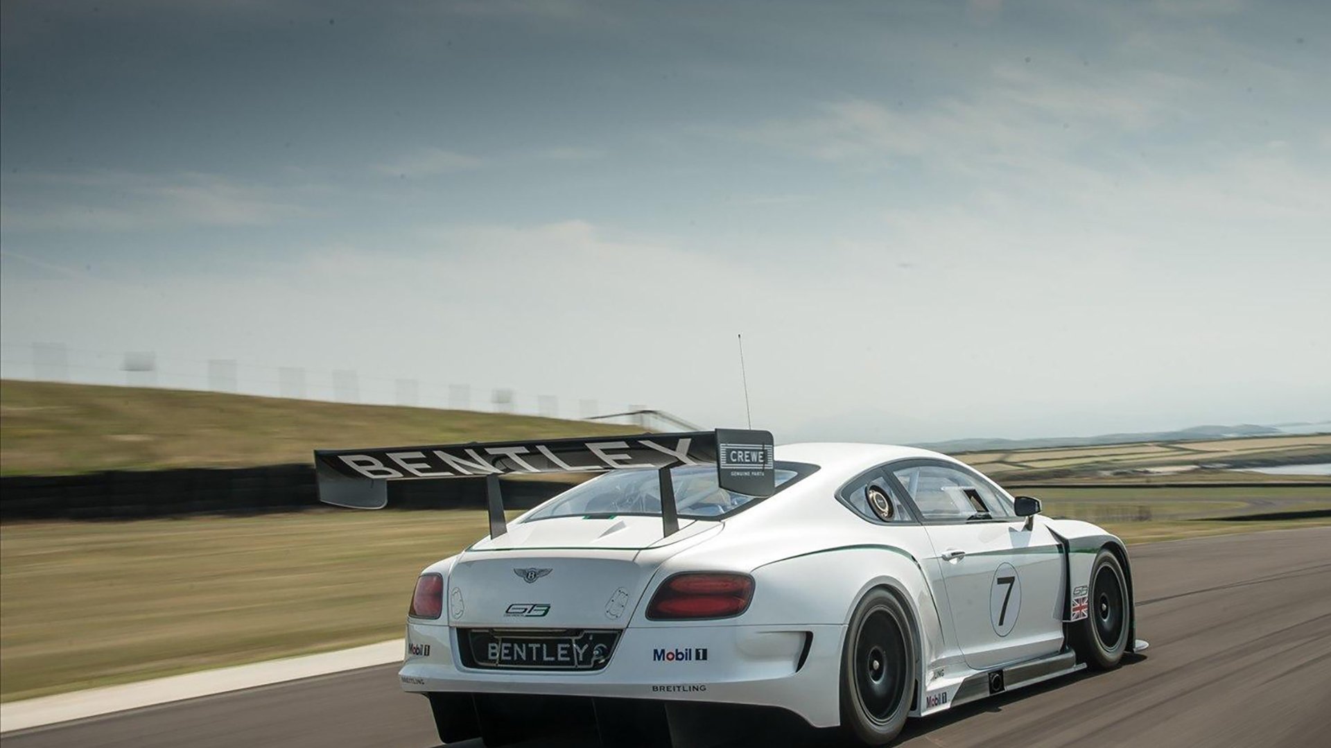 开云体育官网下载-史上最“燃”季后赛夜战，谁的表现最震撼？，季后赛饭堂夜