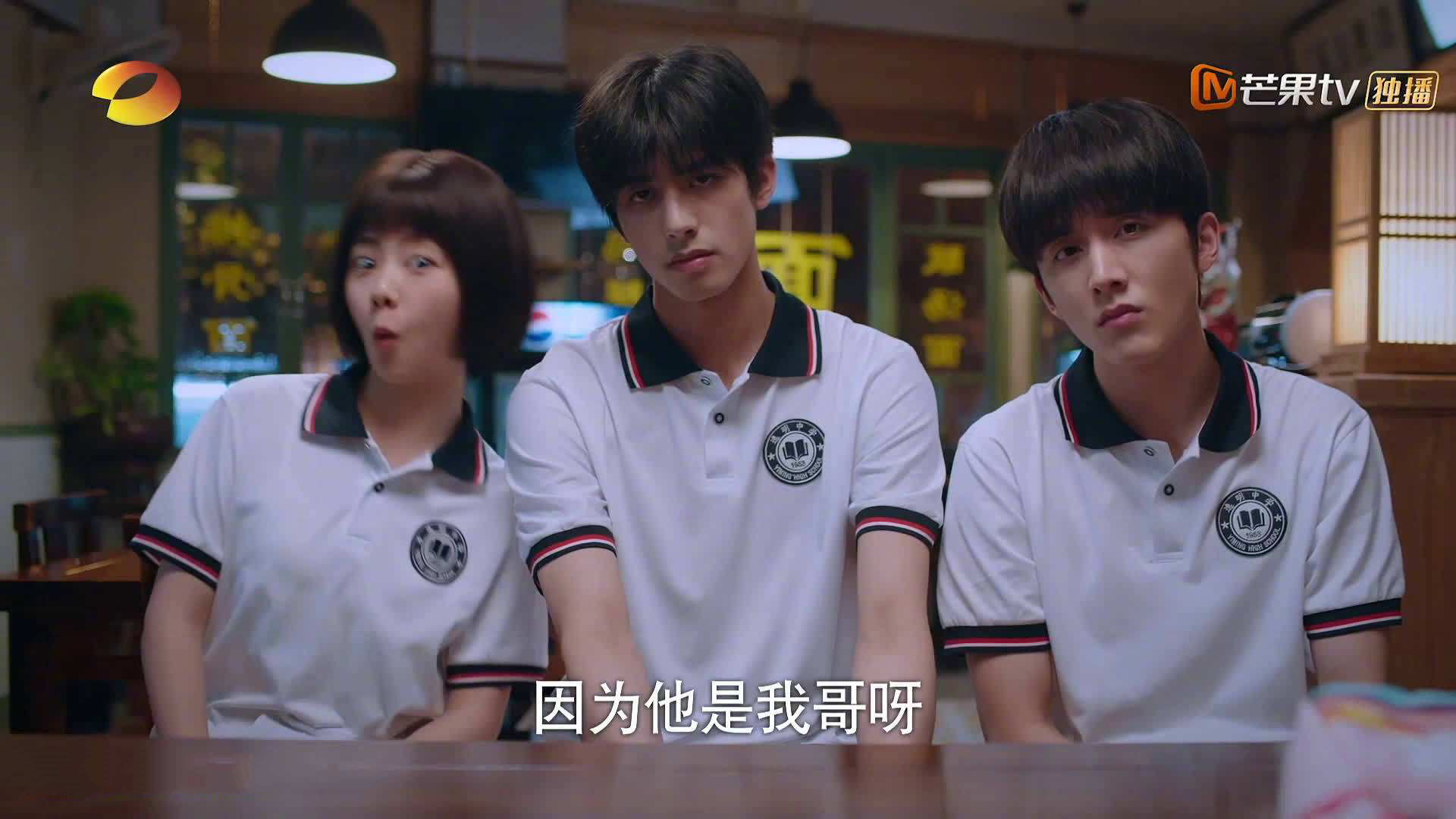 西甲榜首大战:马德里竞技面对巴萨,胜负悬念,西甲马德里才15场比赛