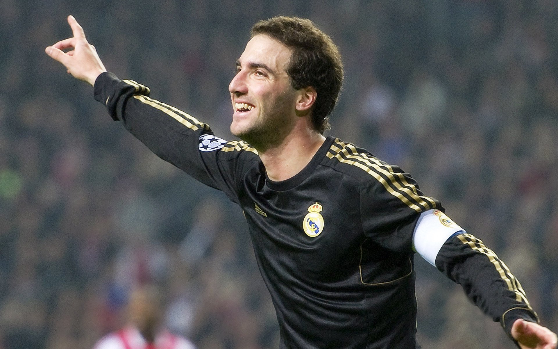 布莱克本传中精准犀利,蓝白军团冲刺升级区,布莱克最新形态