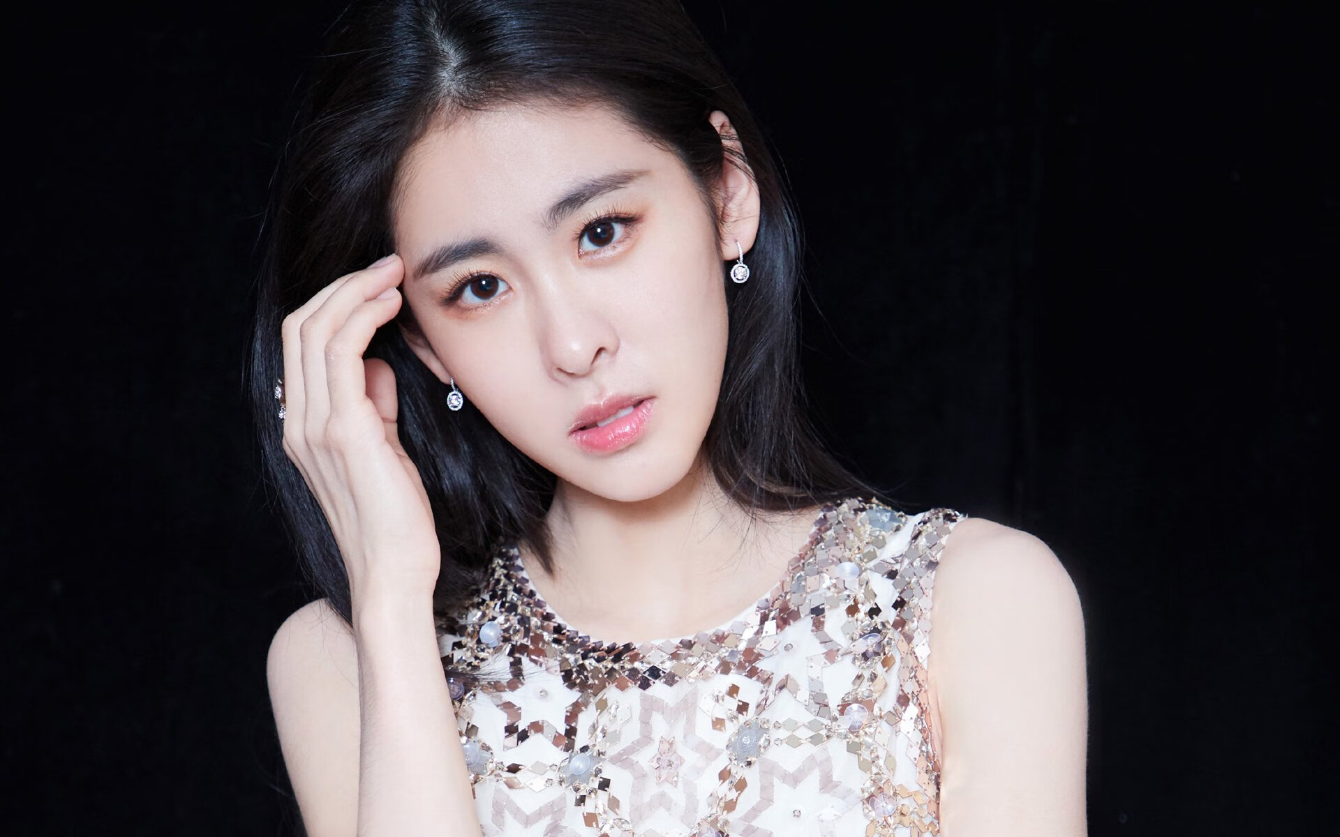 开云网页版-克拉科夫篮球队在国际邀请赛中表现出色，展现崭新力量，克拉科夫介绍