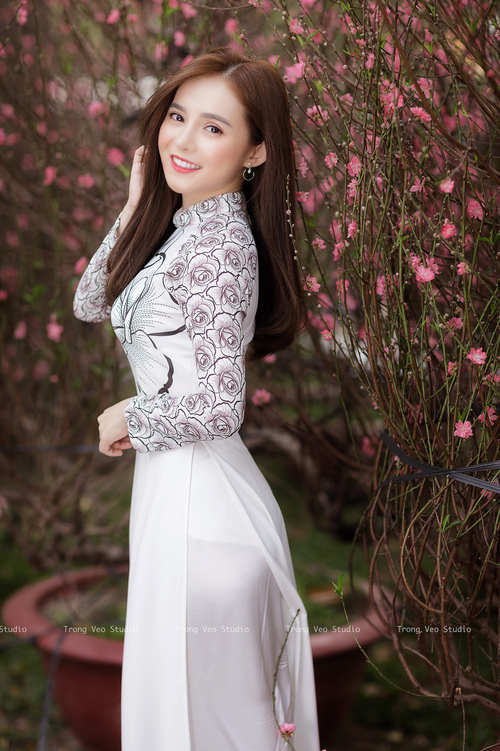 足球改革方案强调社会力量与学校体系的配合，足球 改革