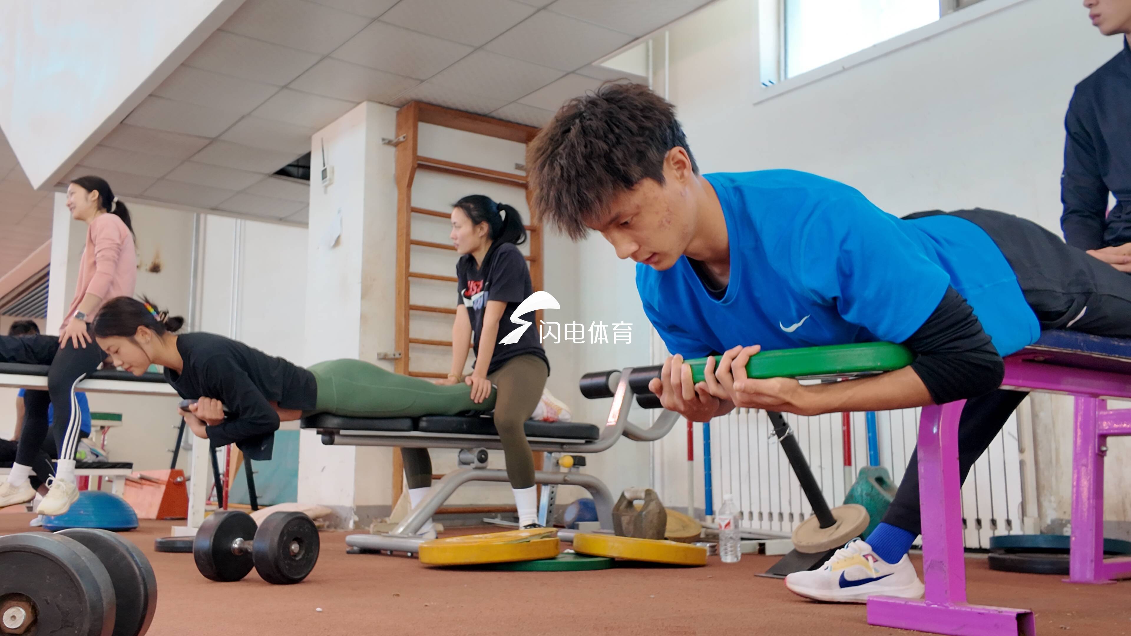 与教练合作的力量：运动员的成长之路