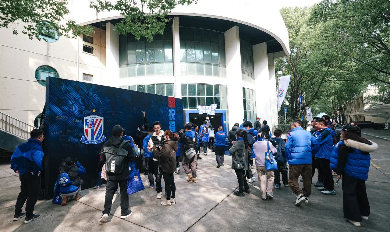 赛季中的社区活动与球迷互动 赛季中的社区活动与球迷互动